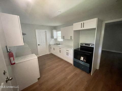 405 Cummins St, Jackson, MS 39204 photo 6