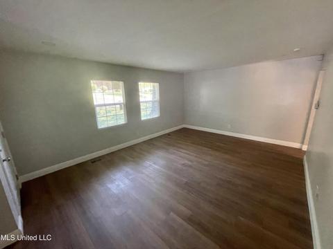 405 Cummins St, Jackson, MS 39204 photo 3