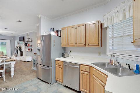 210 N Shadow Lake Dr, Clinton, MS 39056 photo 8