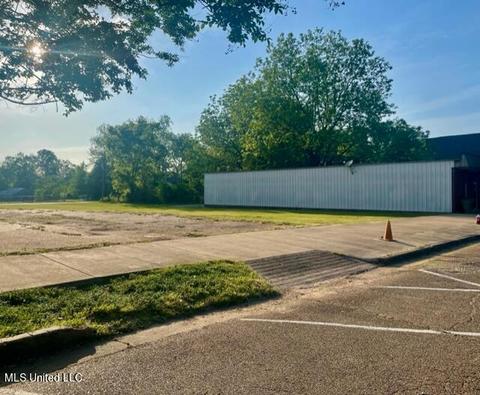 Main Street, Como, MS 38619