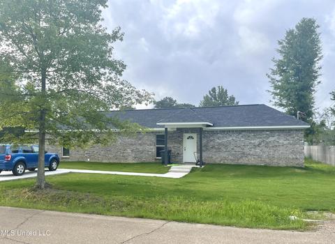 101 Robin Ln, Richland, MS 39218