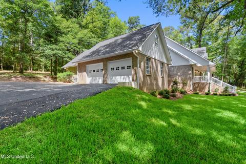 466 Live Oak Dr, Lucedale, MS 39452 photo 3