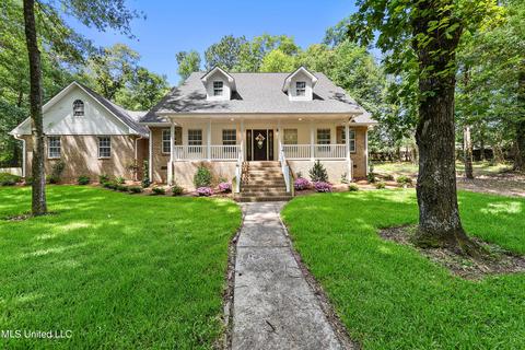 466 Live Oak Dr, Lucedale, MS 39452