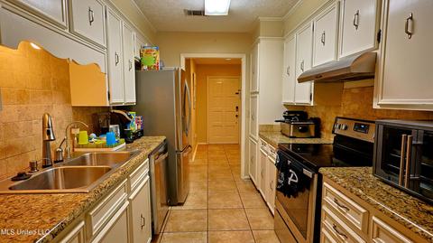 1472 Tracewood Dr, Jackson, MS 39211 photo 4