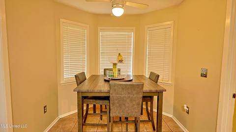 1472 Tracewood Dr, Jackson, MS 39211 photo 3