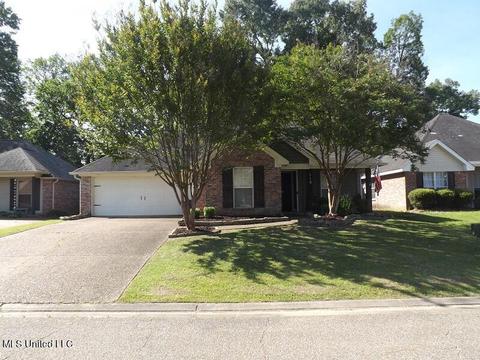 118 W Pinebrook Dr, Brandon, MS 39047 photo 1