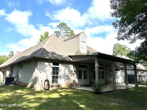 8335 Kahala Dr, Diamondhead, MS 39525 photo 4