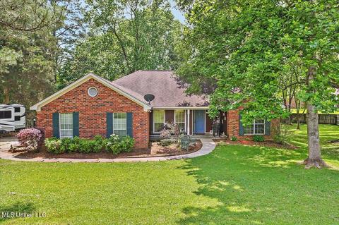 11 Ridge Cv, Pearl, MS 39208