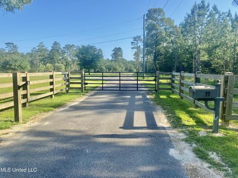 77 C G Evans Rd, Wiggins, MS 39577 photo 82