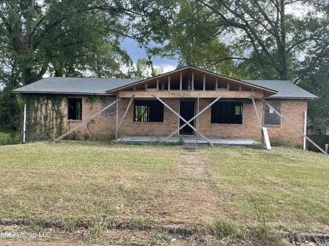 219 Pine St, Hazlehurst, MS 39083