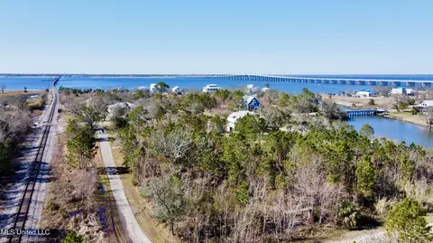 405 4th Ave, Pass Christian, MS 39571