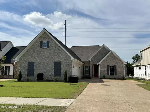 3476 Kreunen St, Nesbit, MS 38651