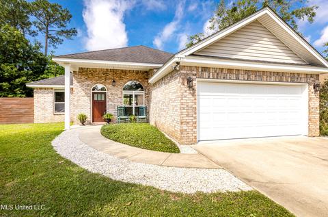 1821 Bonsecur Cv, Gautier, MS 39553
