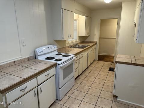 3045 Woodview Dr, Jackson, MS 39212 photo 6