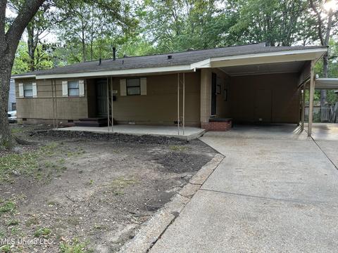 3045 Woodview Dr, Jackson, MS 39212