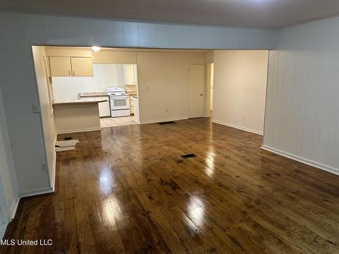 3045 Woodview Dr, Jackson, MS 39212 photo 4