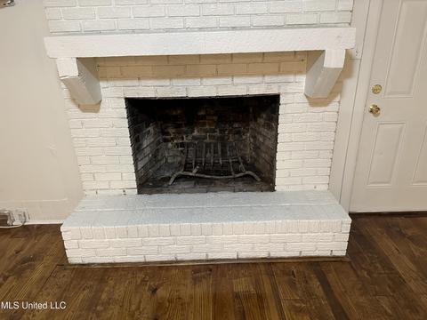 3045 Woodview Dr, Jackson, MS 39212 photo 3