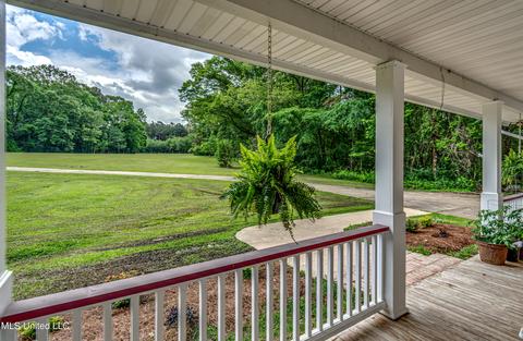 7011 Terry Rd, Terry, MS 39170 photo 2