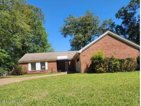 425 24th Ave N, Columbus, MS 39705