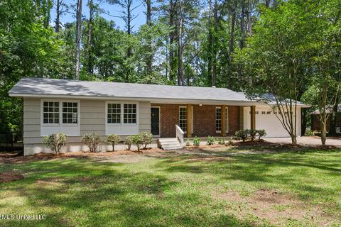 726 Lenox Dr, Jackson, MS 39211