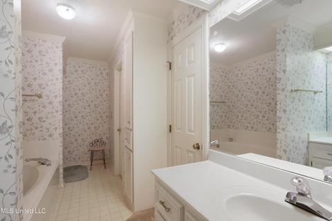 1460 Northlake Dr, Jackson, MS 39211 photo 11
