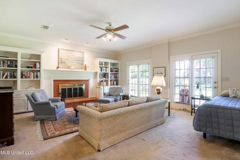 1460 Northlake Dr, Jackson, MS 39211 photo 6