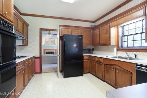 1460 Northlake Dr, Jackson, MS 39211 photo 8