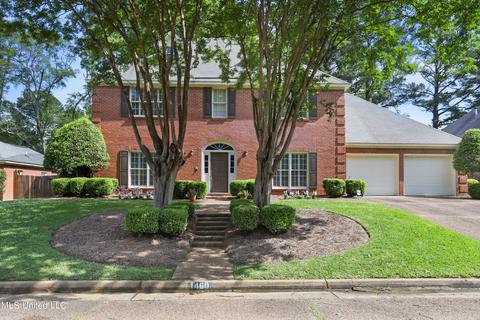 1460 Northlake Dr, Jackson, MS 39211