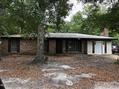1040 Beach Ave, Gulfport, MS 39501