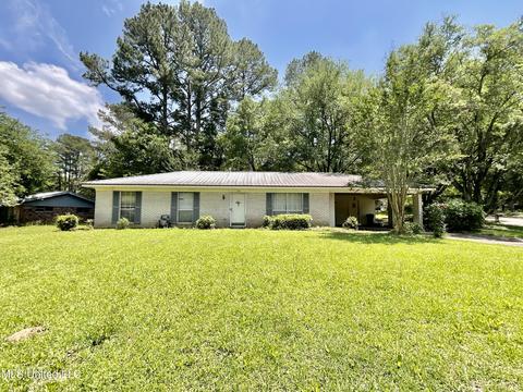 214 Green Ave, Mendenhall, MS 39114