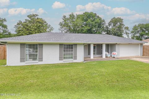 837 Bilglade Dr, Biloxi, MS 39532