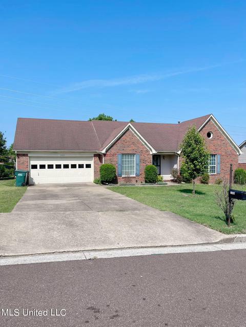 5165 Pear Dr, Southaven, MS 38671