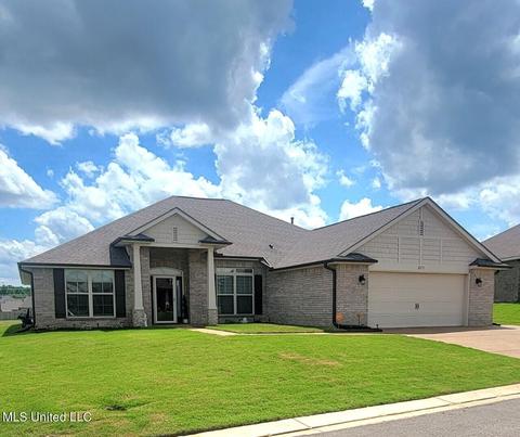 2571 Madeline Ln, Southaven, MS 38672