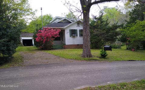 65 Anderson St, West, MS 39192 photo 1