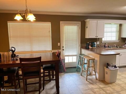 803 Austin Ct, Florence, MS 39073 photo 5