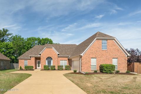 2467 Tragg Ave, Hernando, MS 38632