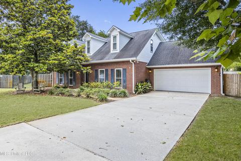 2418 Burke St, Gulfport, MS 39507