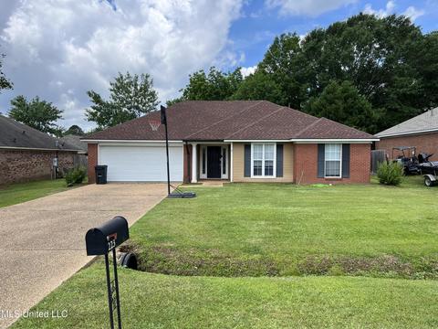 223 Holmar Dr, Brandon, MS 39047
