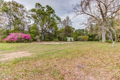 18488 Landon Rd, Gulfport, MS 39503