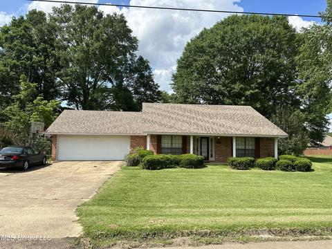 1105 SE 5th St, Magee, MS 39111 photo 1