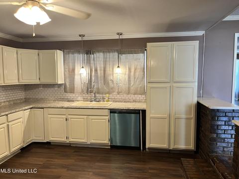5424 Grierson St, Moss Point, MS 39563 photo 10