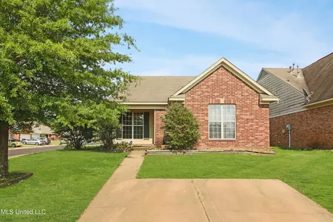 5642 Lexy Ln, Southaven, MS 38671