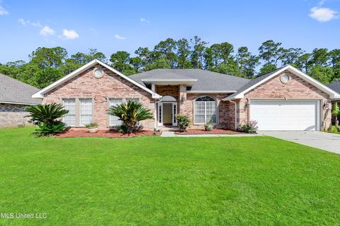 15125 E Shadow Creek Dr, Biloxi, MS 39532