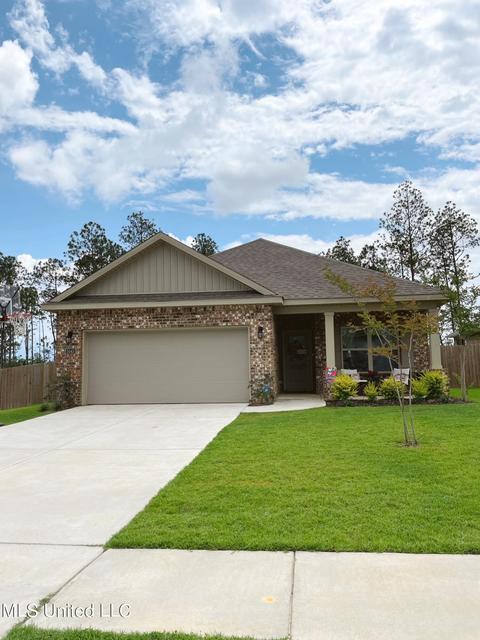 5543 Overland Dr, Biloxi, MS 39532