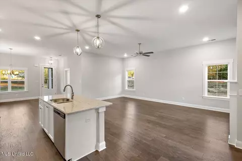 Kitchen - 3074 Meadows Way, Hernando, MS 38632 photo 1 of 3