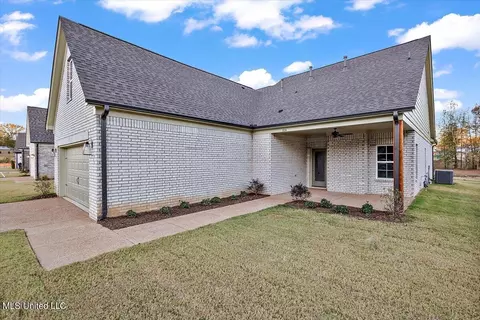 Exterior - 3074 Meadows Way, Hernando, MS 38632 photo 6 of 8