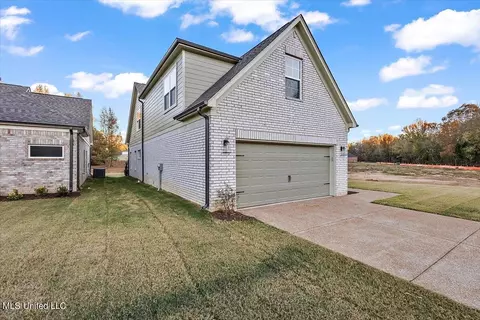 Exterior - 3074 Meadows Way, Hernando, MS 38632 photo 7 of 8