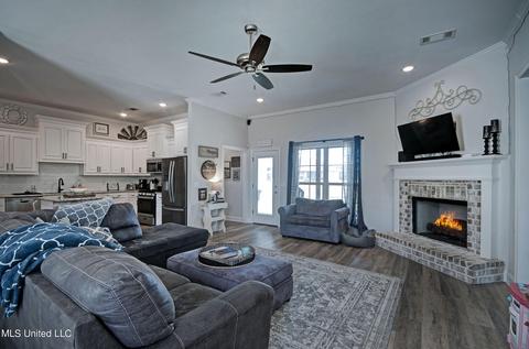 105 Chartleigh Circle Cir, Canton, MS 39046 photo 4