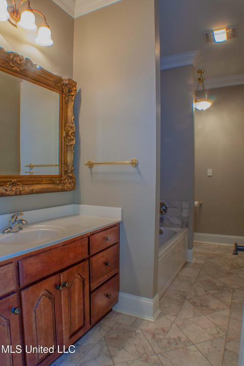 8 Carters Grv, Jackson, MS 39211 photo 42