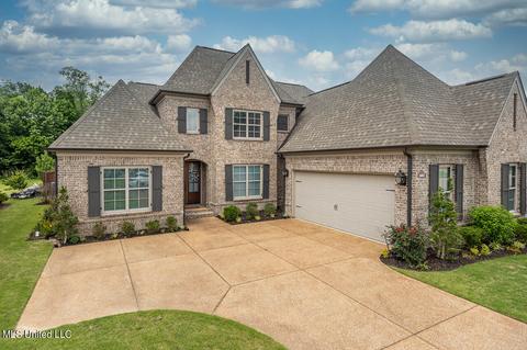 4403 E Robinson Loop, Olive Branch, MS 38654